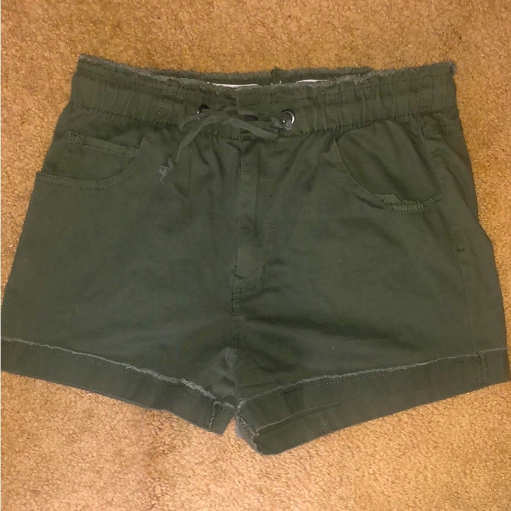 Green comfy breathable shorts M